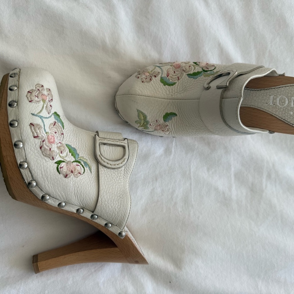 Dior John Galliano Cream Floral Mules with Tan Heel C/D design. - Picture 3 of 5